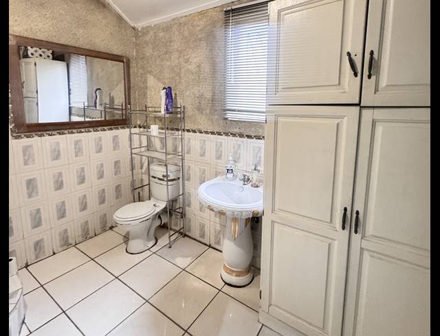 M² BUSINESS CENTRE FOR SALE IN WITBANK EXT 8